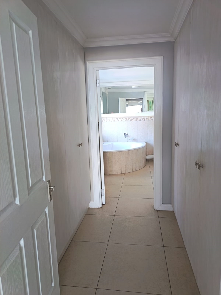 To Let 3 Bedroom Property for Rent in Jeffreys Bay Central Eastern Cape